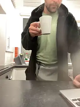 Snapshot of bigguy101 chatting on 02.13.25 bigguy101 online show from 02.13.25