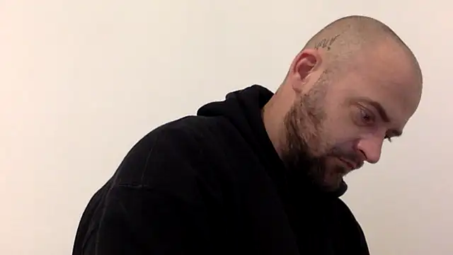 Snapshot of bigguy101 chatting on 11.12.25 bigguy101 online show from 11.12.25