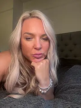 Bustyblondebabe32 online show from 02.09.25