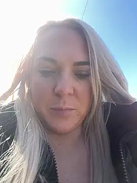 Bustyblondebabe32 online show from 04.24.26