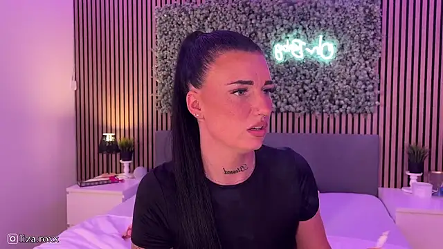 LizaRoxx online show from 09.13.25