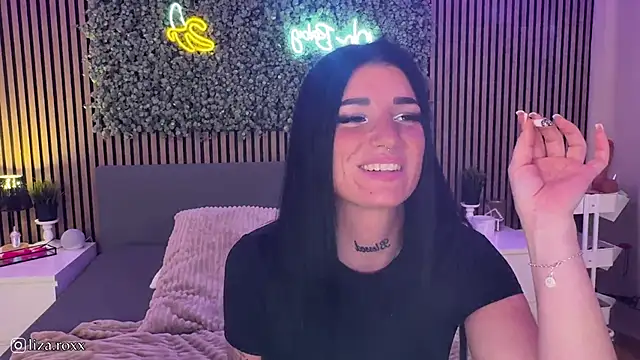 LizaRoxx online show from 10.15.25