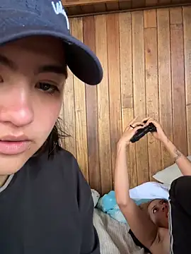 Snapshot of Miley_and_Vash chatting on 03.26.26 Miley and Vash online show from 03.26.26