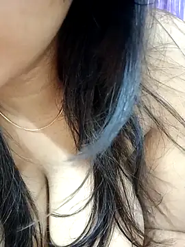 Nia  09 online show from 02.18.25