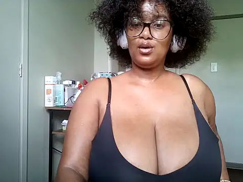 Snapshot of Charlie-Crawford chatting on 12.16.25 Charlie-Crawford online show from 12.16.25