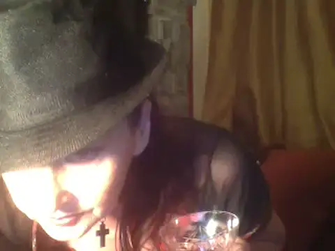 Snapshot of dominatrixredsonyja chatting on 03.19.25 dominatrixredsonyja online show from 03.19.25