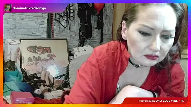 Snapshot of dominatrixredsonyja chatting on 03.13.26 dominatrixredsonyja online show from 03.13.26