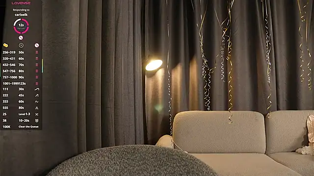 Snapshot of StasyGriffin chatting on 11.27.25 StasyGriffin online show from 11.27.25