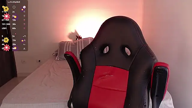 Snapshot of amyharlow_1 chatting on 12.20.24 amyharlow 1 online show from 12.20.24