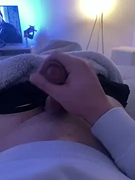 Jonkitzler1 online show from 02.13.25