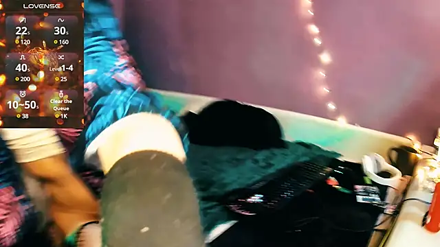 Littlepinkcat online show from 01.14.25