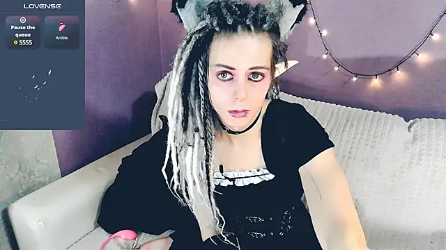 Littlepinkcat online show from 02.20.25