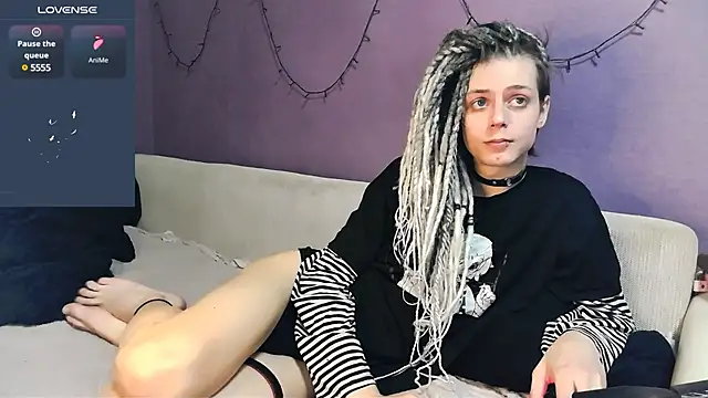 Littlepinkcat online show from 03.22.25