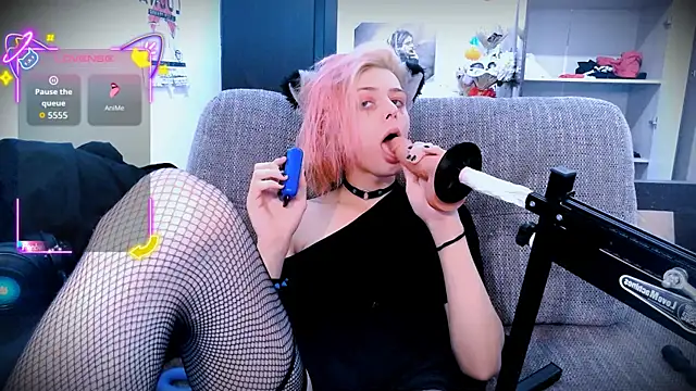 Littlepinkcat online show from 10.02.25