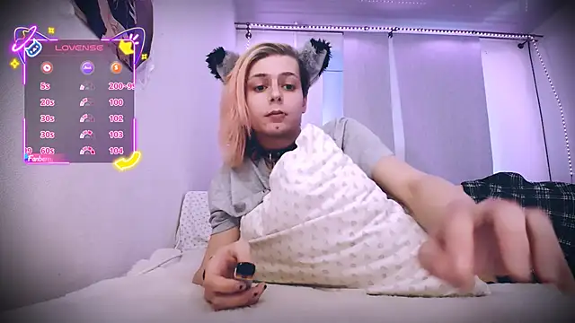 Littlepinkcat online show from 12.04.25