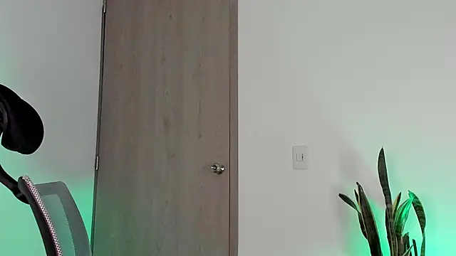  jamesleandros1 online show from 02.13.26