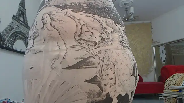 Snapshot of AnnaBellaLuckyXOXO chatting on 10.25.25 AnnaBellaLuckyXOXO online show from 10.25.25