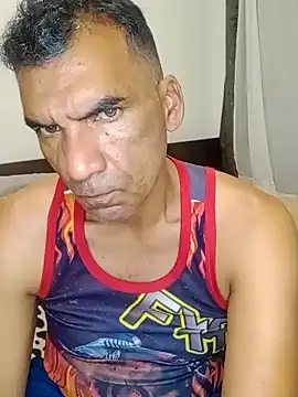 Snapshot of Daddy1972 chatting on 02.08.25 Daddy1972 online show from 02.08.25