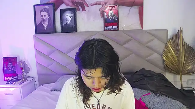 Snapshot of SabinaMerchetti chatting on 10.20.25 SabinaMerchetti online show from 10.20.25