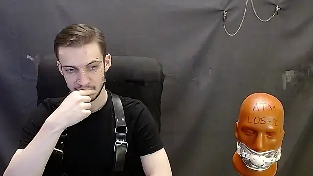 Snapshot of _Damien_thorn_ chatting on 02.12.25 Damien thorn online show from 02.12.25