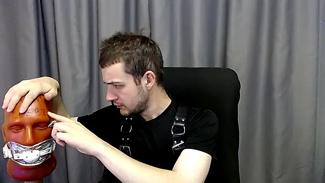 Snapshot of _Damien_thorn_ chatting on 09.11.25 Damien thorn online show from 09.11.25