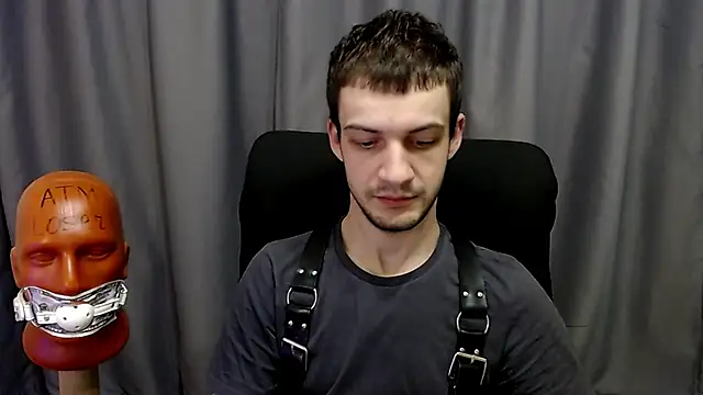 Snapshot of _Damien_thorn_ chatting on 10.04.25 Damien thorn online show from 10.04.25