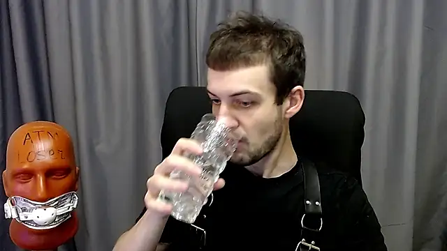 Snapshot of _Damien_thorn_ chatting on 10.05.25 Damien thorn online show from 10.05.25