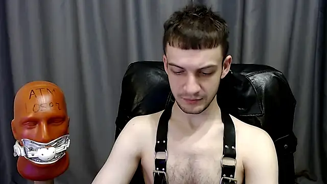 Snapshot of _Damien_thorn_ chatting on 10.26.25 Damien thorn online show from 10.26.25