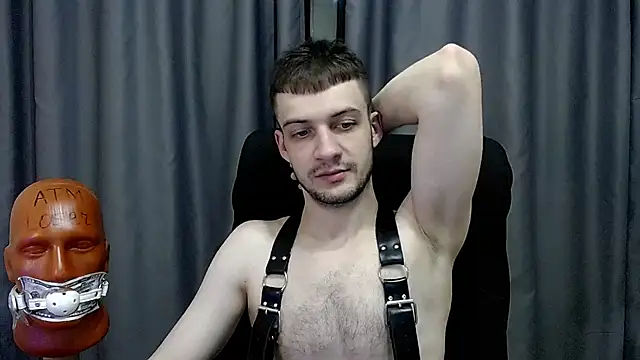 Snapshot of _Damien_thorn_ chatting on 12.13.25 Damien thorn online show from 12.13.25