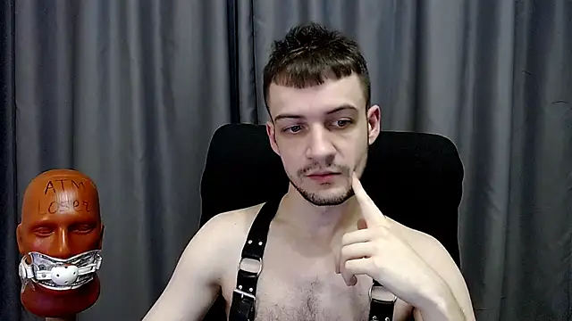 Snapshot of _Damien_thorn_ chatting on 12.15.25 Damien thorn online show from 12.15.25