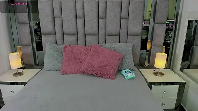 Snapshot of EMMAHILL1 chatting on 07.21.26 EMMAHILL1 online show from 07.21.26