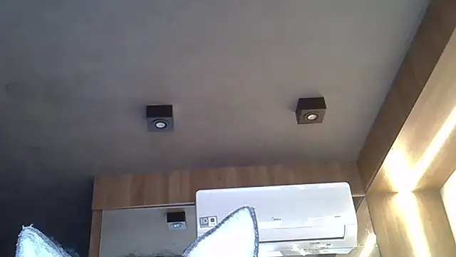 Skinny-Kitten online show from 10.28.25