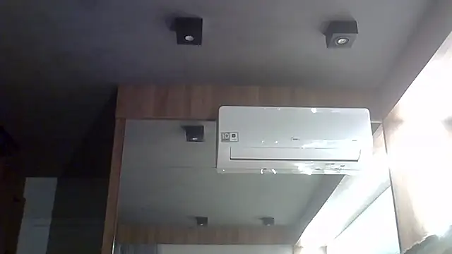 Skinny-Kitten online show from 01.18.26