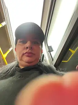 Abril Luv online show from 03.01.25