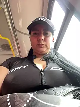 Abril Luv online show from 03.01.25