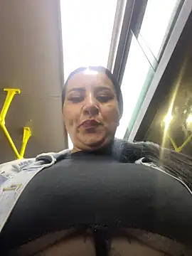 Abril Luv online show from 03.13.25