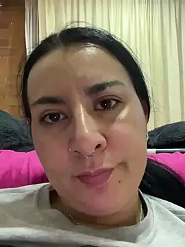 Abril Luv online show from 03.13.25