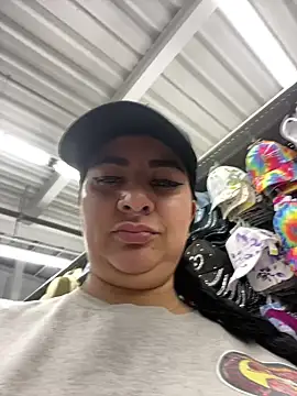 Abril Luv online show from 03.15.25