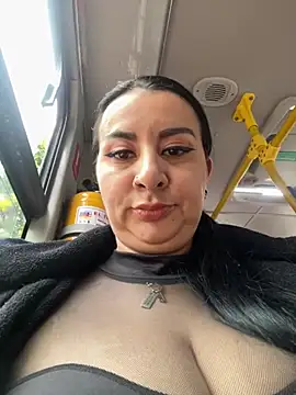 Abril Luv online show from 03.21.25