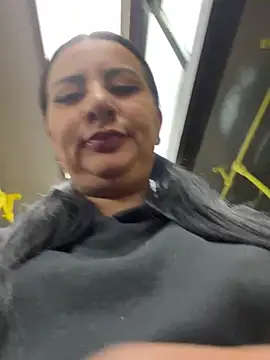 Abril Luv online show from 03.22.25