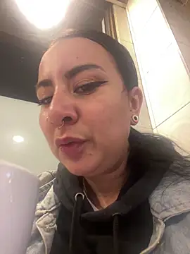 Abril Luv online show from 09.27.25