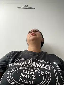 Abril Luv online show from 10.10.25