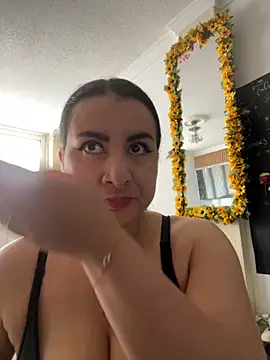 Abril Luv online show from 10.16.25