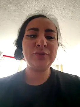 Abril Luv online show from 11.14.25