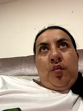 Abril Luv online show from 01.10.26