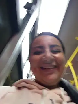 Abril Luv online show from 02.11.26