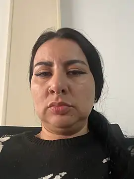 Abril Luv online show from 04.25.26