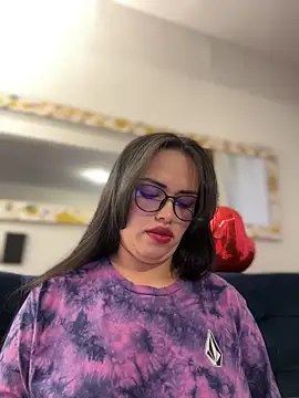 Snapshot of andra_rose chatting on 02.10.25 andra rose online show from 02.10.25