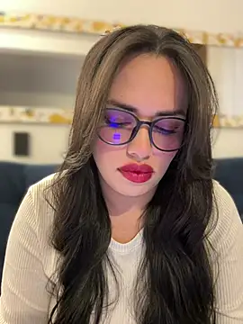 Snapshot of andra_rose chatting on 03.06.25 andra rose online show from 03.06.25