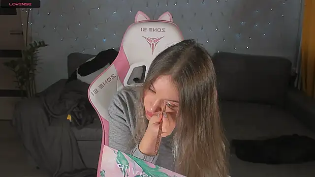 Snapshot of Amelia_Lein chatting on 12.28.24 Amelia Lein online show from 12.28.24